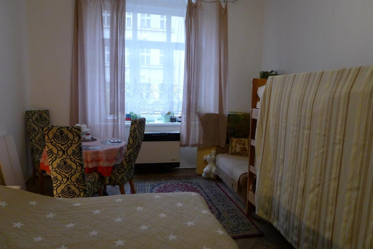 Cozy Modest Room For 2 Or 3 Persons Прага Екстериор снимка