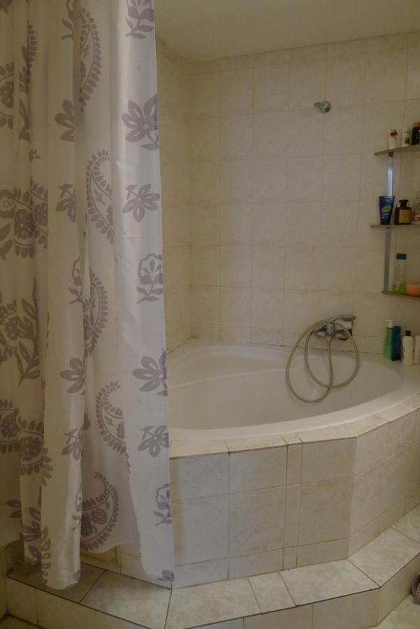 Cozy Modest Room For 2 Or 3 Persons Прага Екстериор снимка