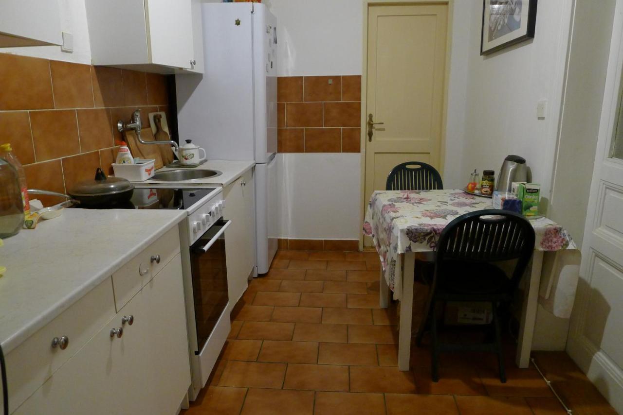 Cozy Modest Room For 2 Or 3 Persons Прага Екстериор снимка
